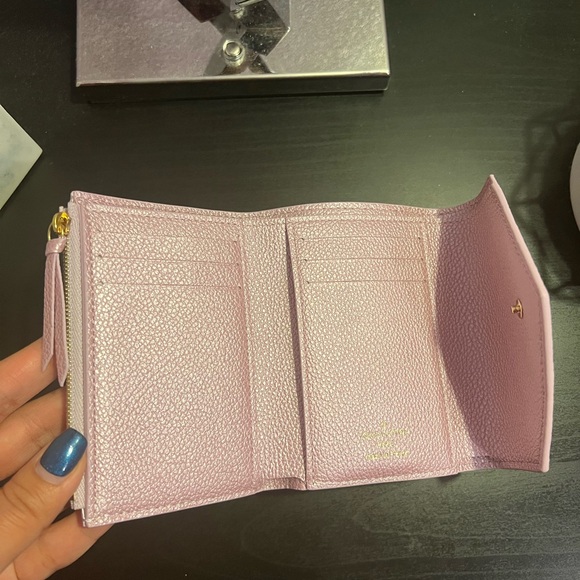 Louis Vuitton Victorine Wallet - Picture 5 of 8